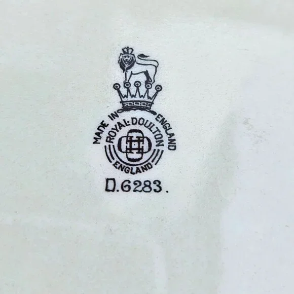 Vintage Royal Doulton Collectible Plate The Mayor Professional Series D6283 - Picture 5 of 12